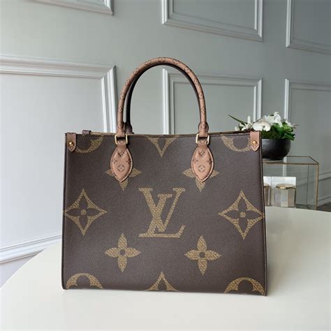 louis vuitton on the go mm bag|louis vuitton 2 tone bag.